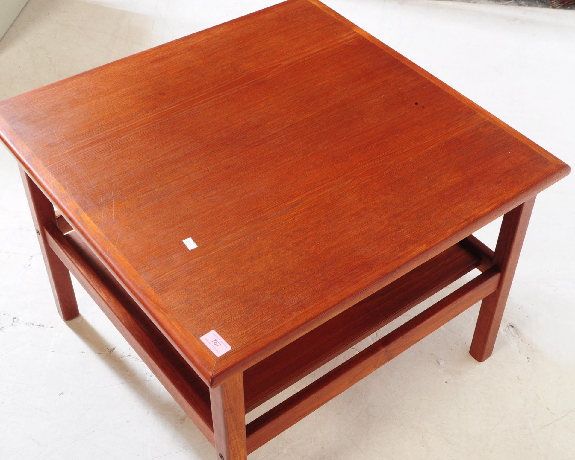 BRITISH MODERN DESIGN - 20TH CENTURY TEAK COFFEE TABLE - Image 4 of 4