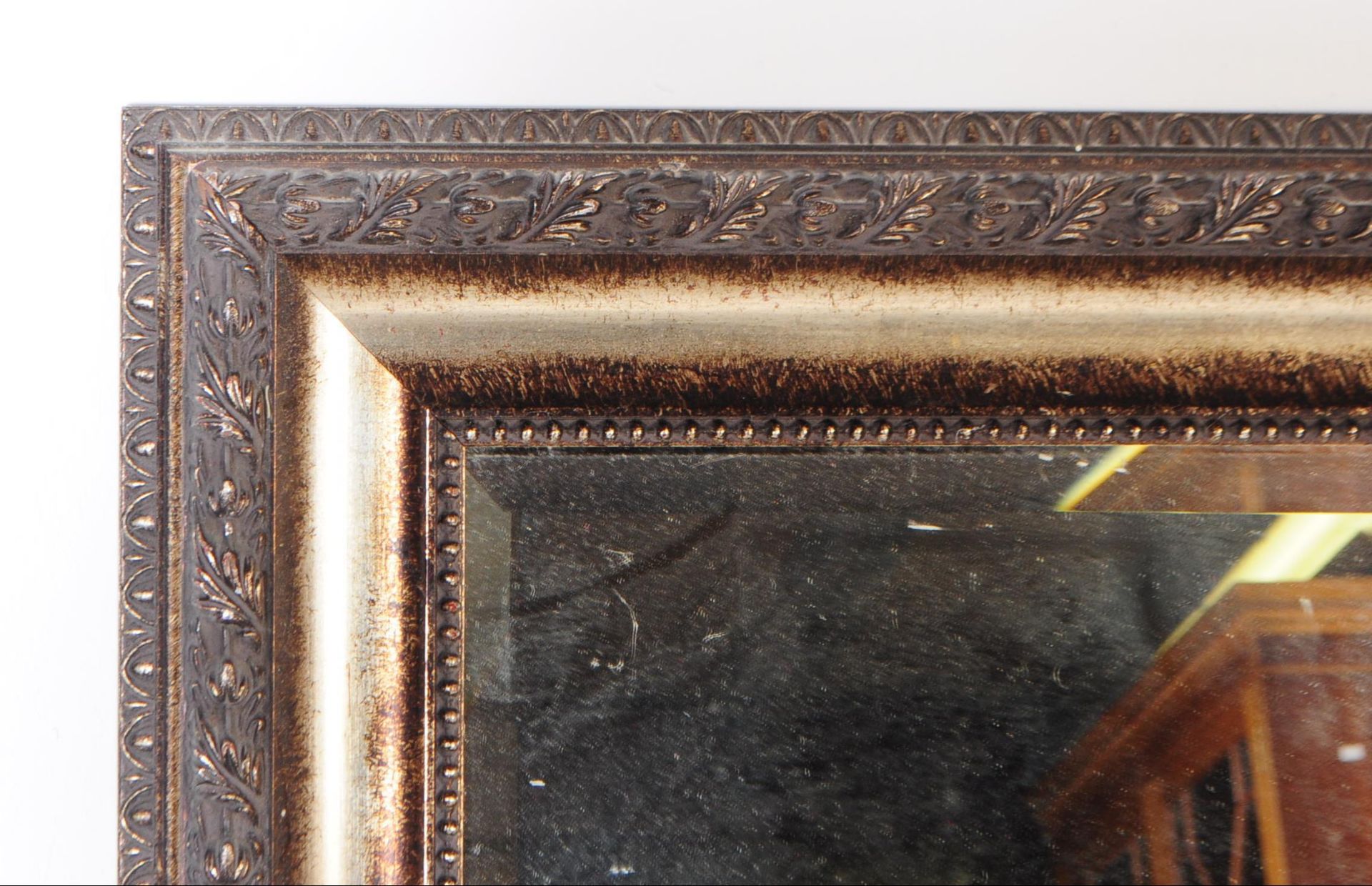 VINTAGE 20TH CENTURY GILT LEAF & WOOD OVER MANTEL MIRROR - Bild 2 aus 3