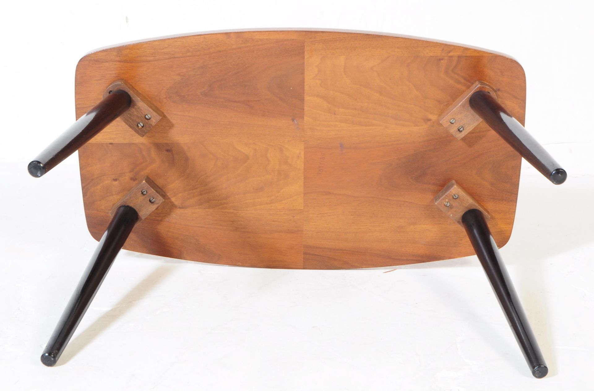 MID CENTURY WALNUT PANEL DANSETTE LEG COFFEE TABLE - Bild 3 aus 4