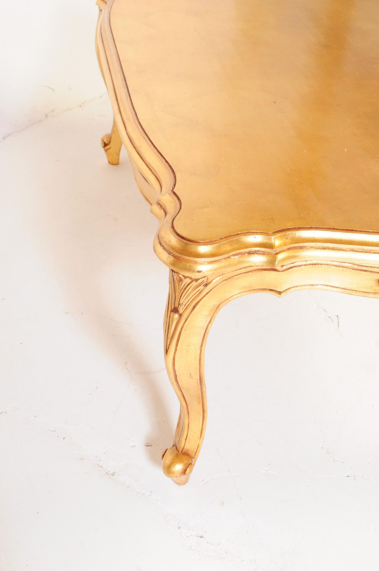 LARGE 19TH CENTURY MANNER FRENCH GILT OCCASIONAL TABLE - Bild 5 aus 5
