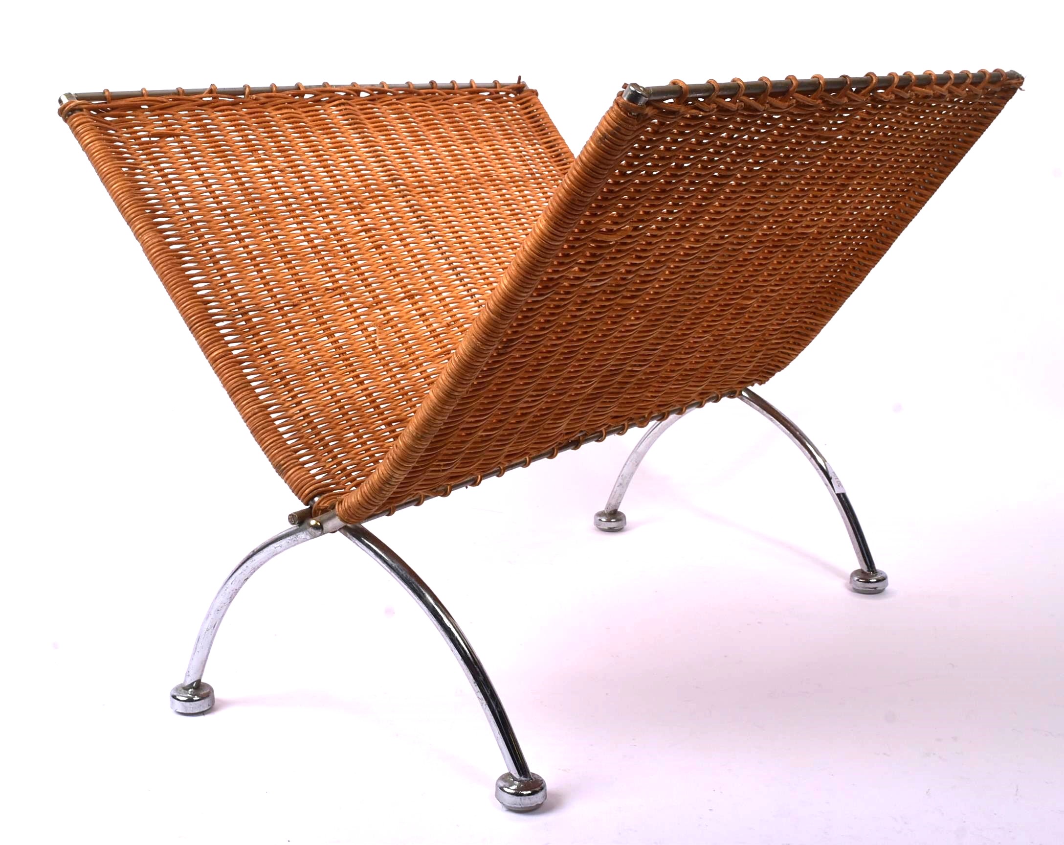 VINTAGE FOLDING METAL WICKER MAGAZINE RACK