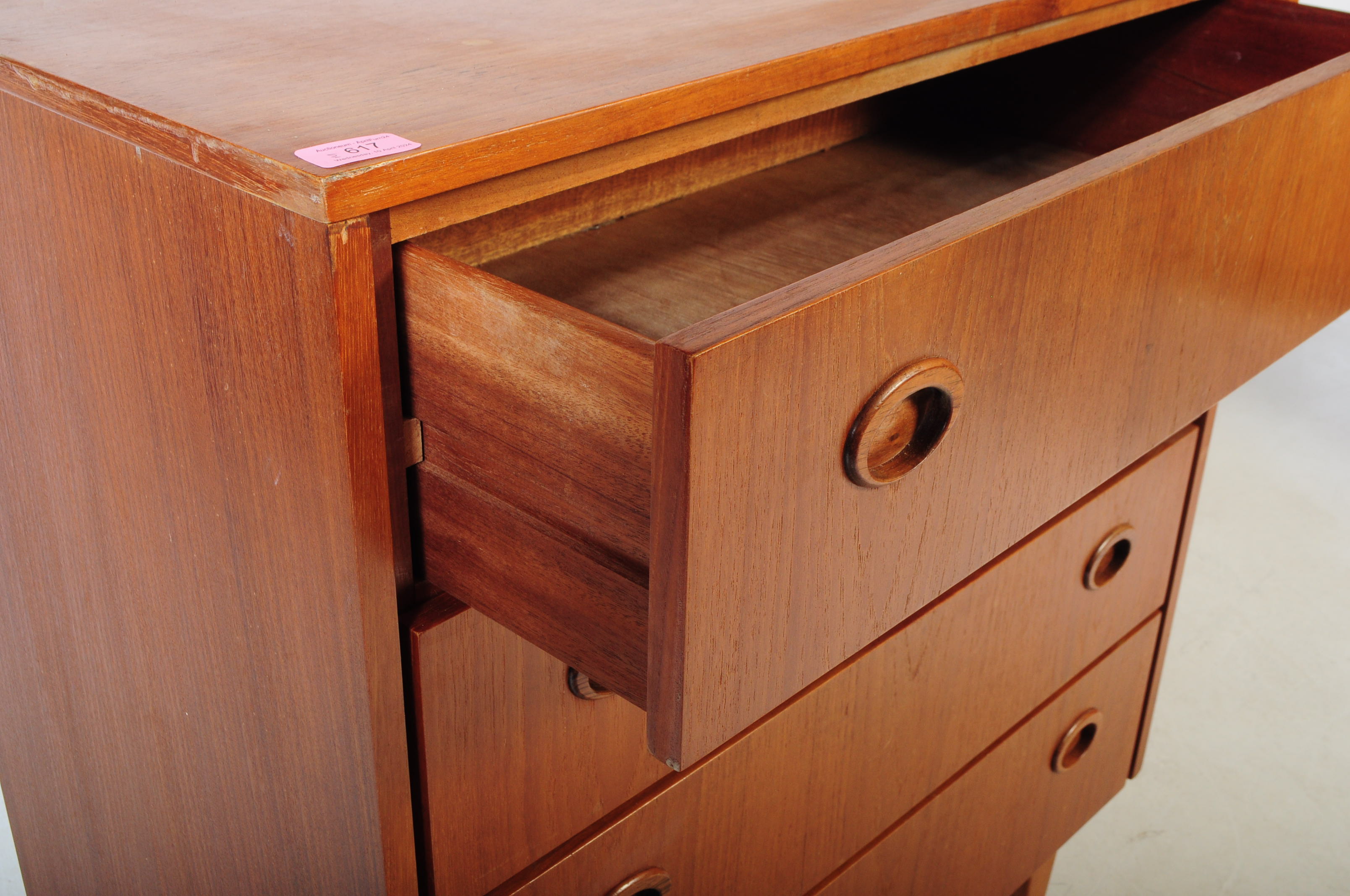 BRITISH MODERN DESIGN - MID CENTURY CHEST OF DRAWERS - Image 5 of 5