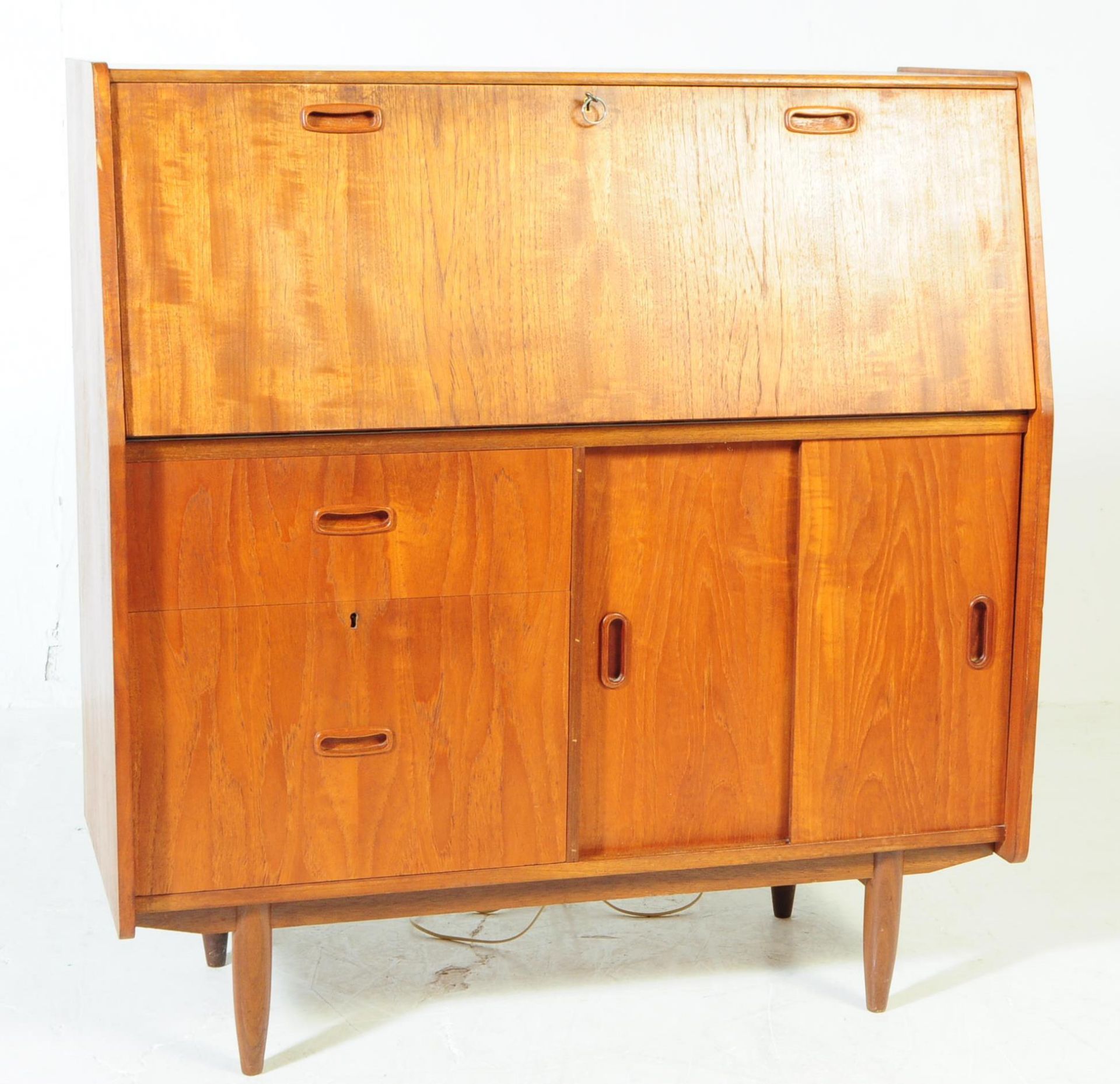 BUROLITE - MID CENTURY TEAK BUREAU