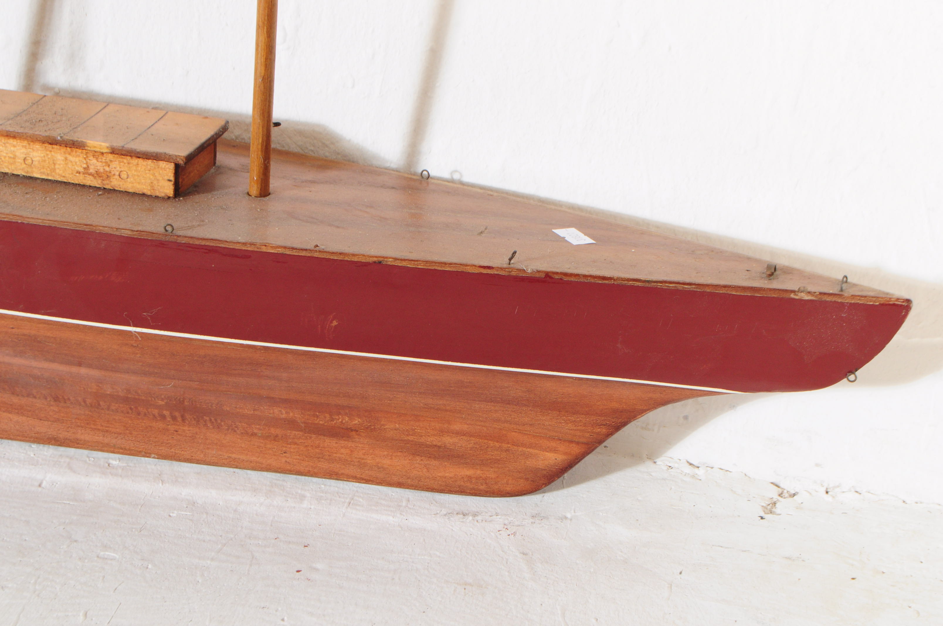 VINTAGE 20TH CENTURY POND MODEL BOAT / YACHT - Image 3 of 4