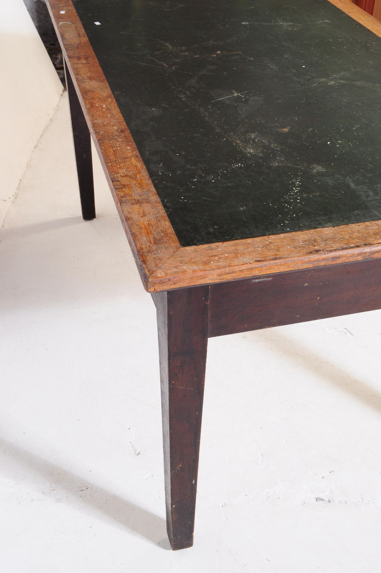 EARLY 20TH CENTURY GEORGE V MASTERY WRITING TABLE DESK - Image 3 of 5