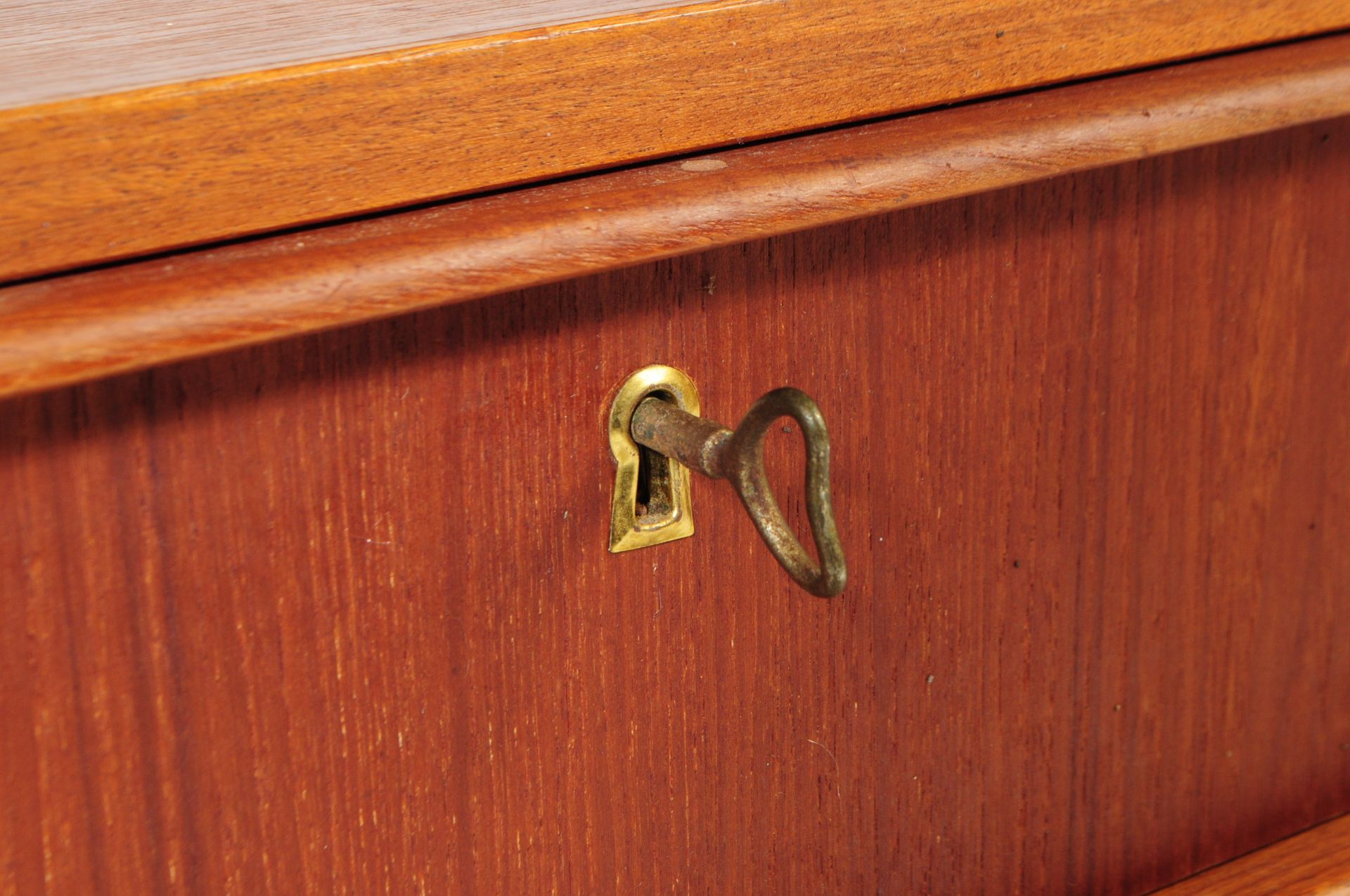 DANISH MODERN DESIGN - RETRO TEAK CHEST OF DRAWERS - Image 3 of 5