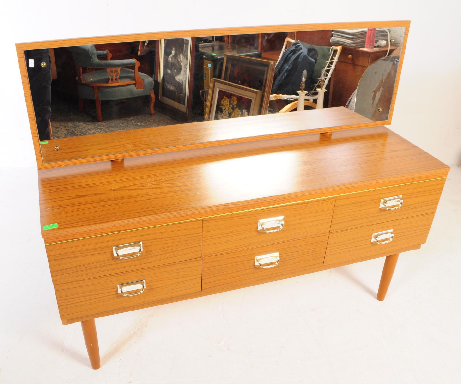 RETRO 20TH CENTURY MELAMINE TEAK WOOD EFFECT DRESSING TABLE - Image 2 of 7