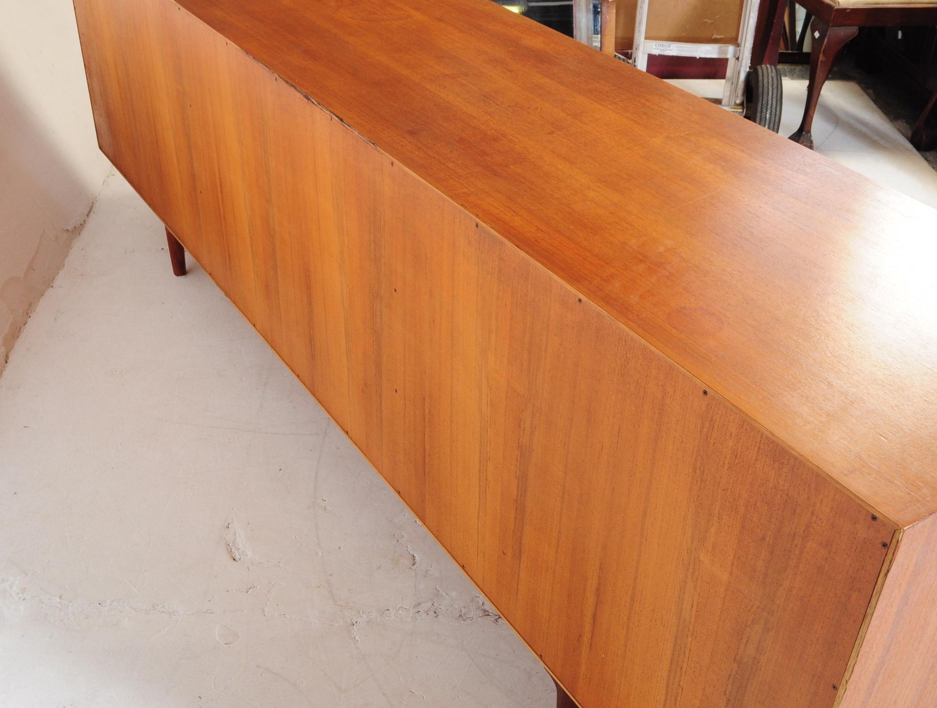 IB KOFOD-LARSEN - MID CENTURY G-PLAN TEAK SIDEBOARD - Bild 5 aus 6