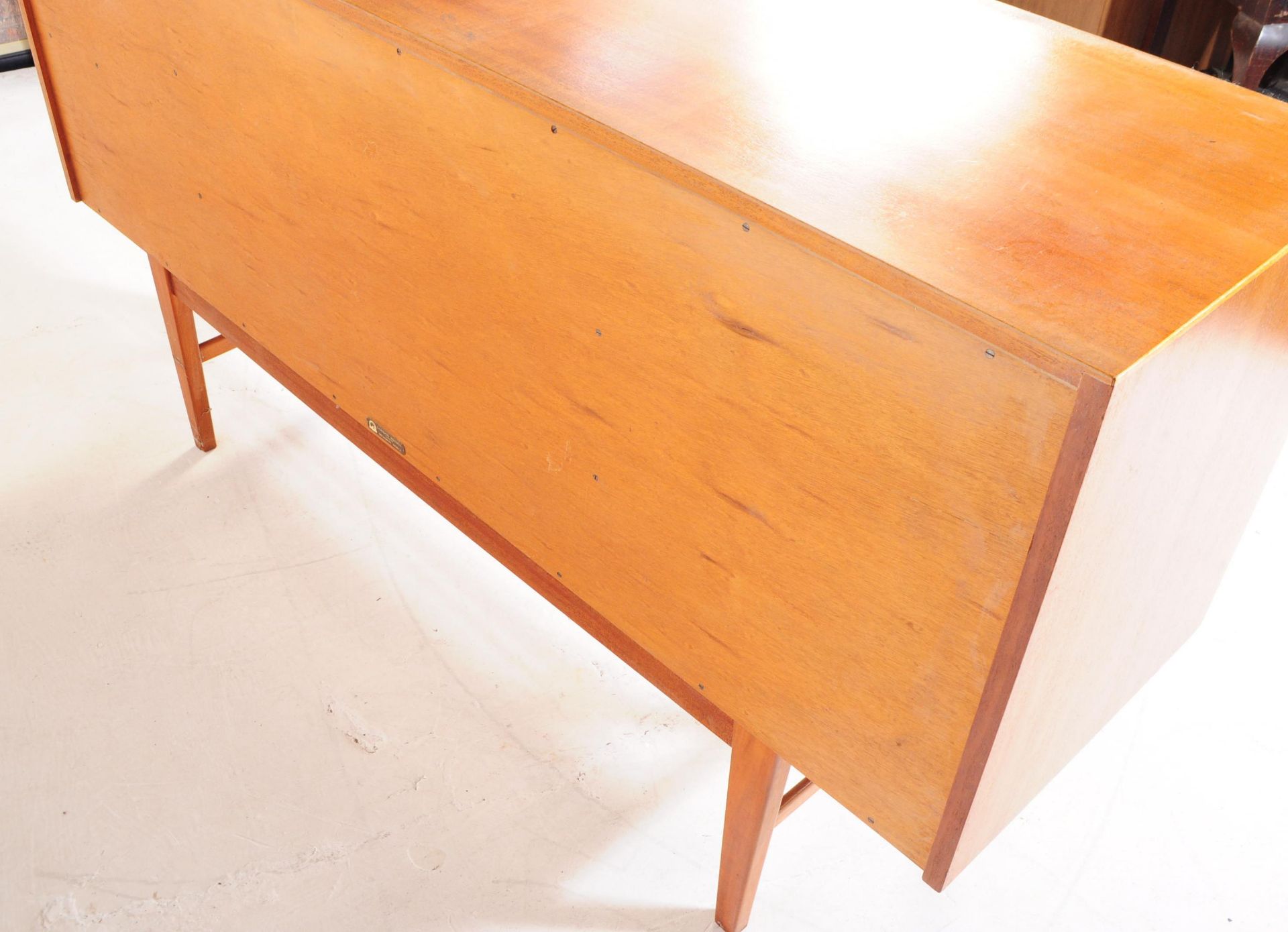 BRITISH MODERN DESIGN - MID CENTURY TEAK SIDEBOARD - Bild 4 aus 6