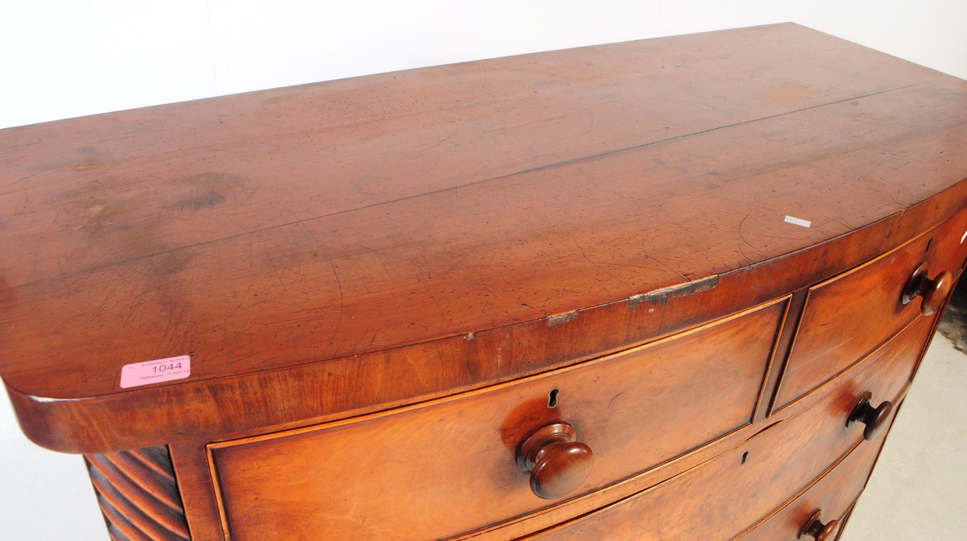 VICTORIAN 19TH CENTURY BOW FRONT CHEST OF DRAWERS - Image 4 of 9