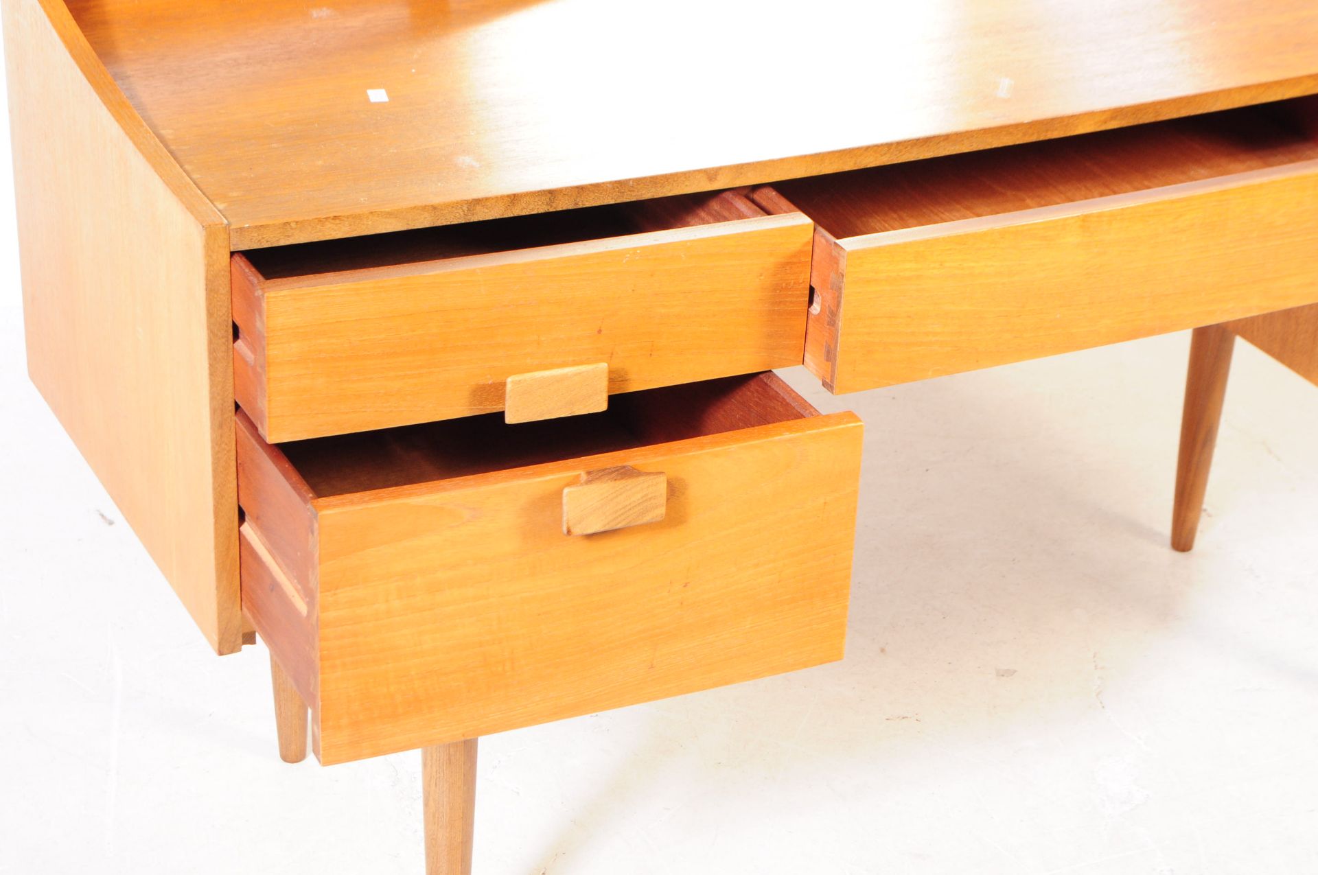 KOFOD-LARSEN FOR G PLAN - RETRO MID CENTURY DRESSING TABLE - Image 3 of 8