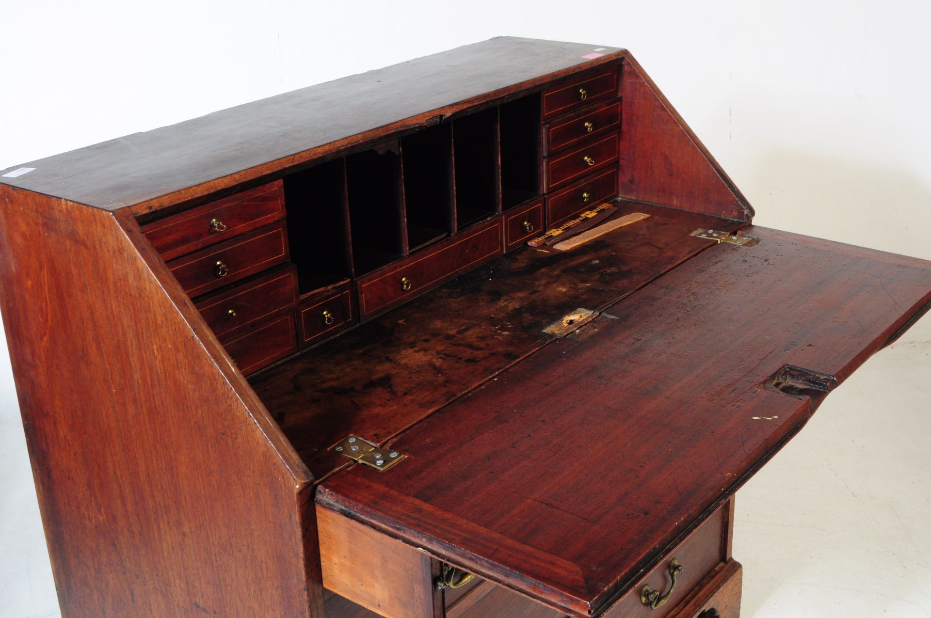 19TH CENTURY GEORGE III MAHOGANY BUREAU - Image 3 of 4