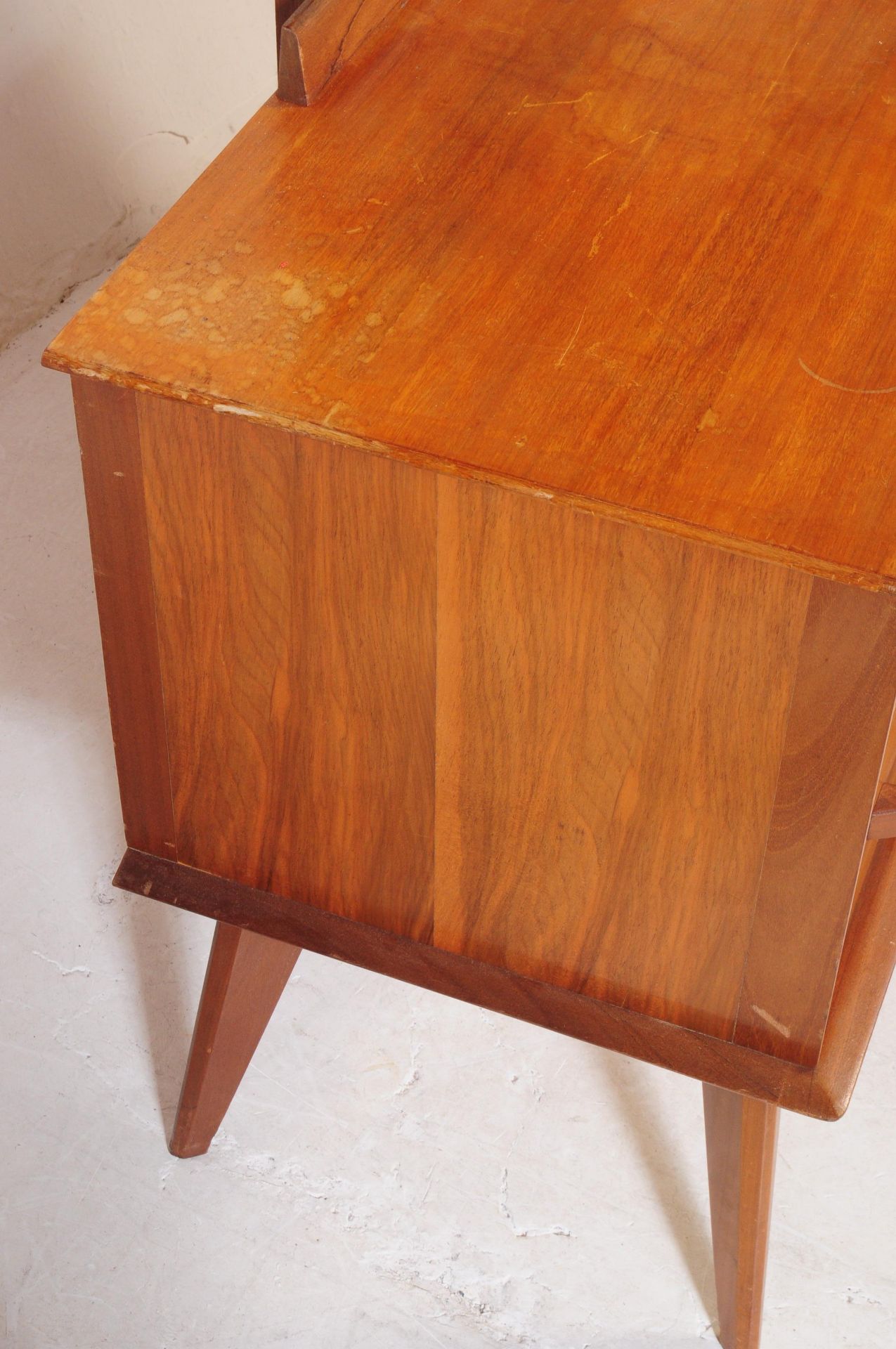 BRITISH MODERN DESIGN - MID 20TH CENTURY TEAK DRESSING TABLE - Bild 7 aus 8