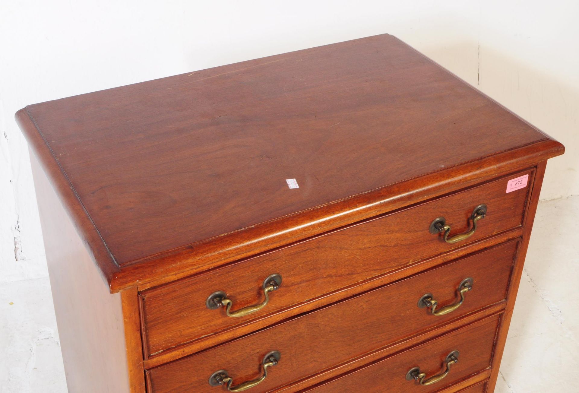 EARLY 20TH CENTURY MAHOGANY CHEST OF DRAWERS - Bild 2 aus 4