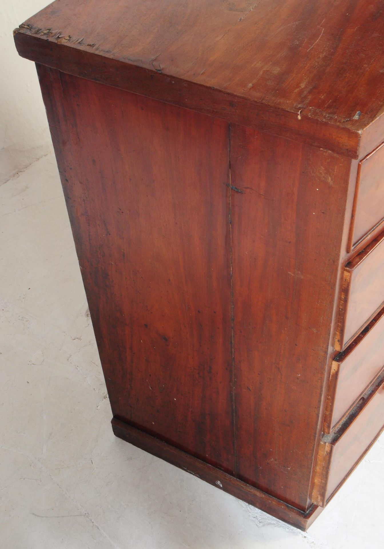 19TH CENTURY VICTORIAN MAHOGANY CHEST OF DRAWERS - Bild 5 aus 9