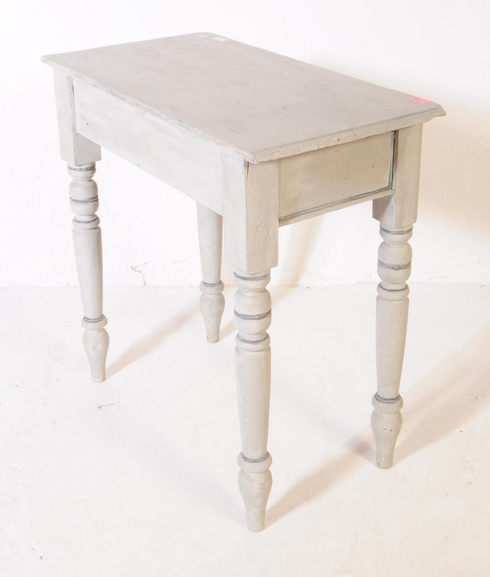 19TH CENTURY VICTORIAN PAINTED SIDE TABLE - Bild 3 aus 4