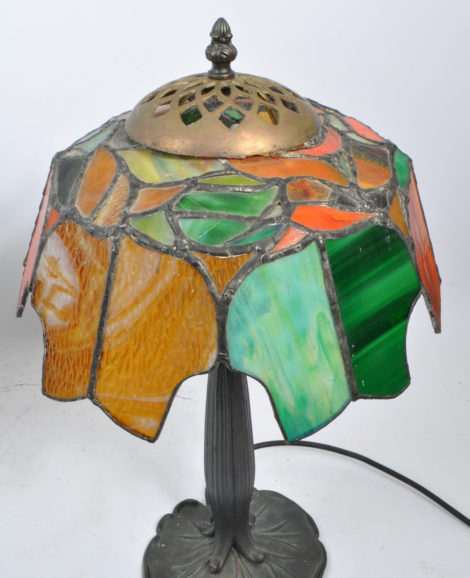 TWO 20TH CENTURY TIFFANY SIDE TABLE LAMPS - Image 3 of 6