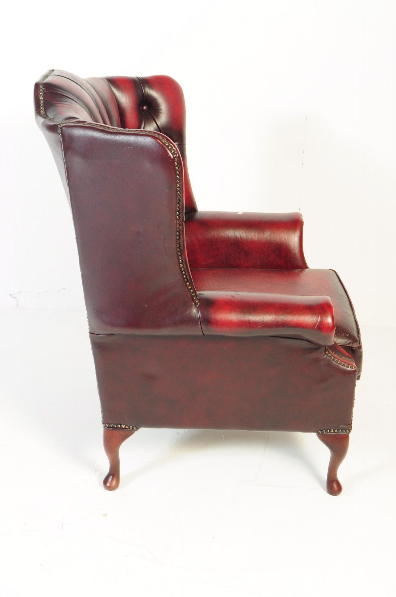 QUEEN ANNE WING BACK CHESTERFIELD BUTTON BACK ARMCHAIR - Bild 4 aus 5