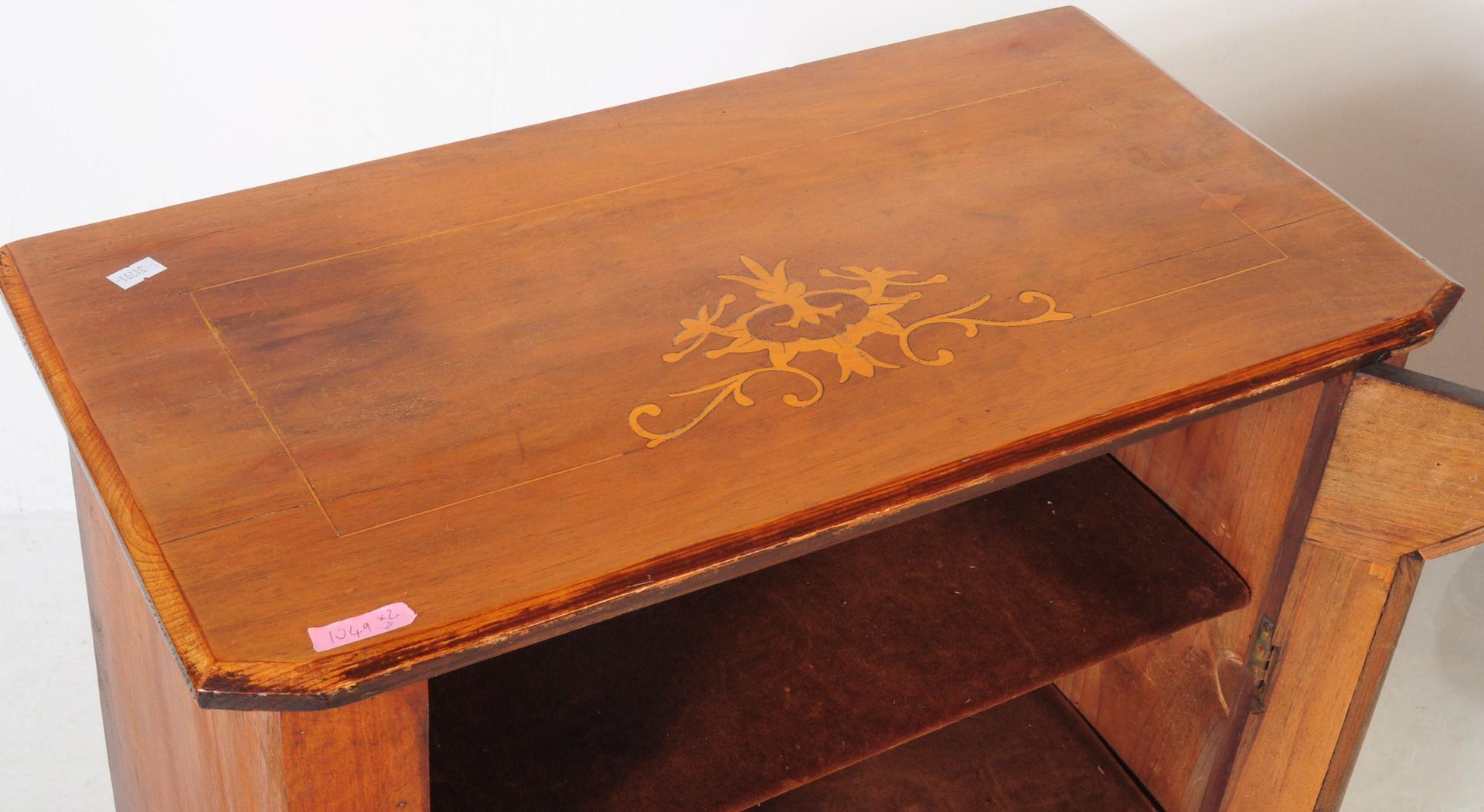 TWO EARLY 20TH CENTURY INLAID MARQUETRY MUSIC CABINETS - Bild 3 aus 12