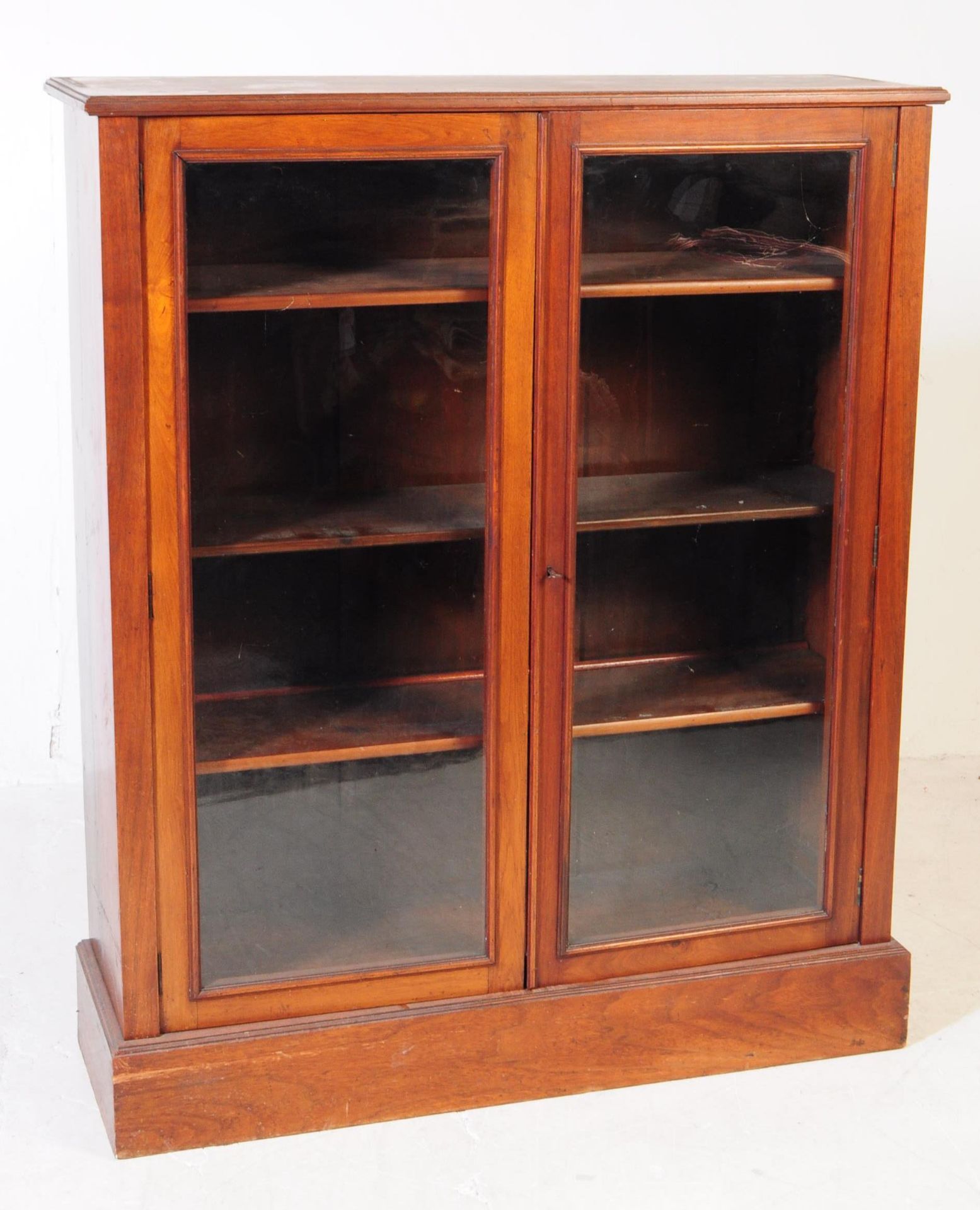 VICTORIAN 19TH CENTURY MAHOGANY GLAZED BOOKCASE