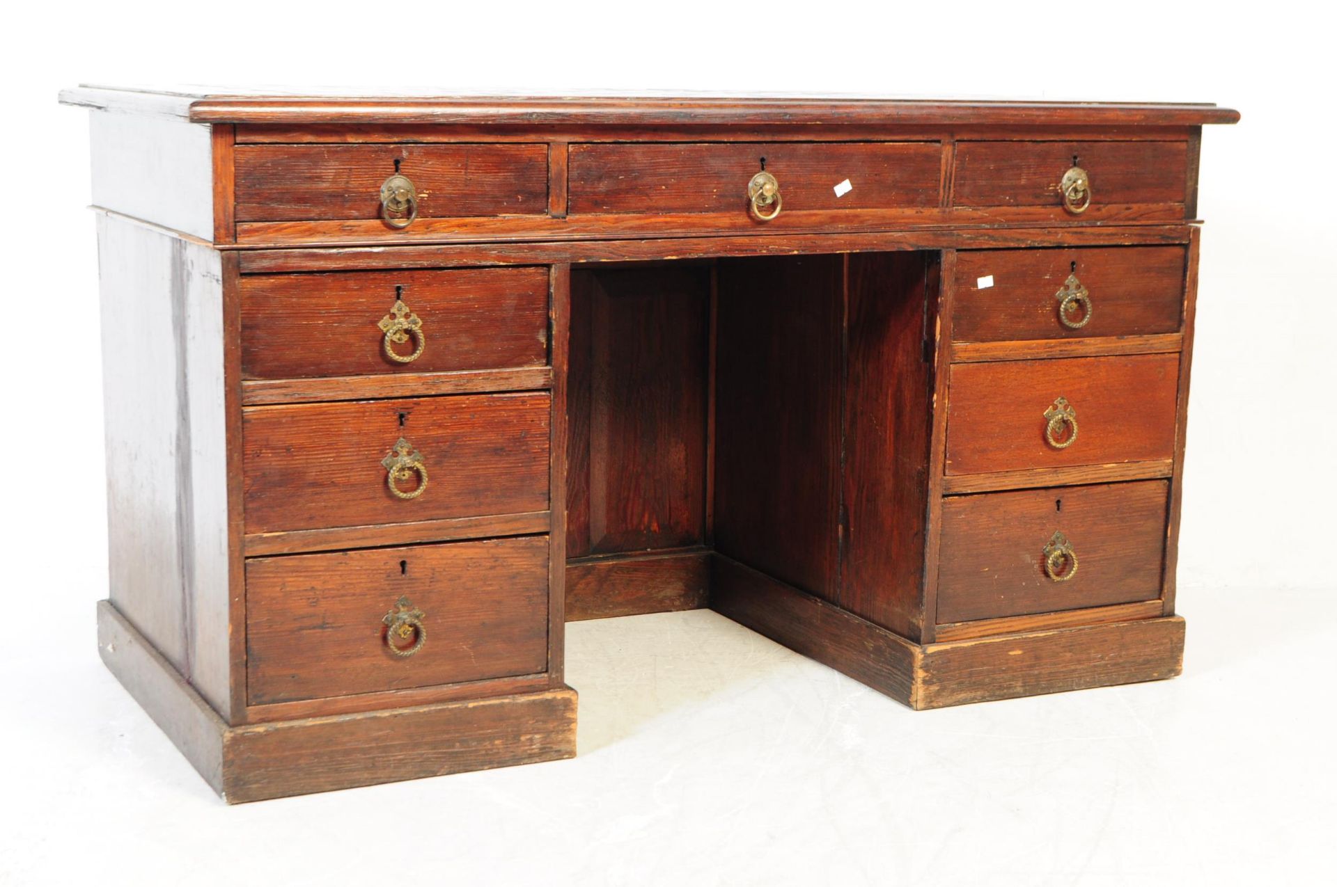 19TH CENTURY VICTORIAN MAHOGANY TWIN PEDESTAL DESK