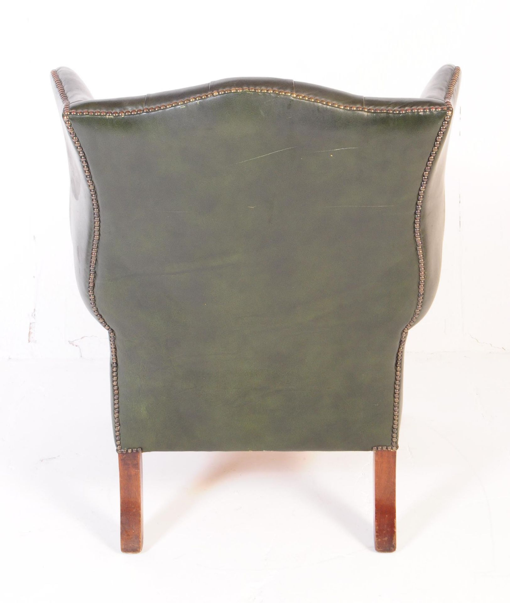 20TH CENTURY GREEN LEATHER WINGBACK ARMCHAIR - Bild 6 aus 6