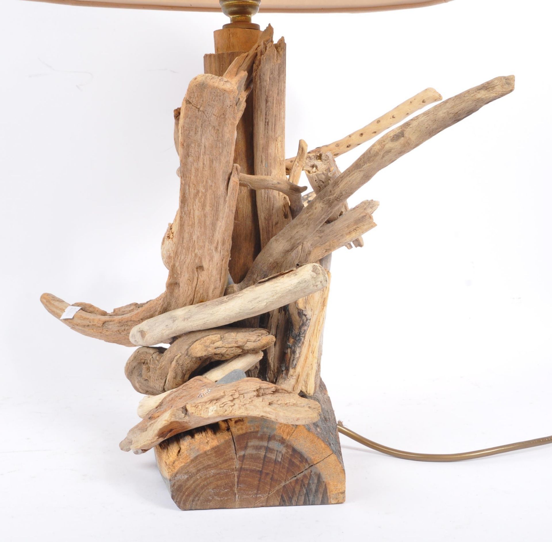 CONTEMPORARY DRIFTWOOD TABLE LAMP - Image 7 of 8