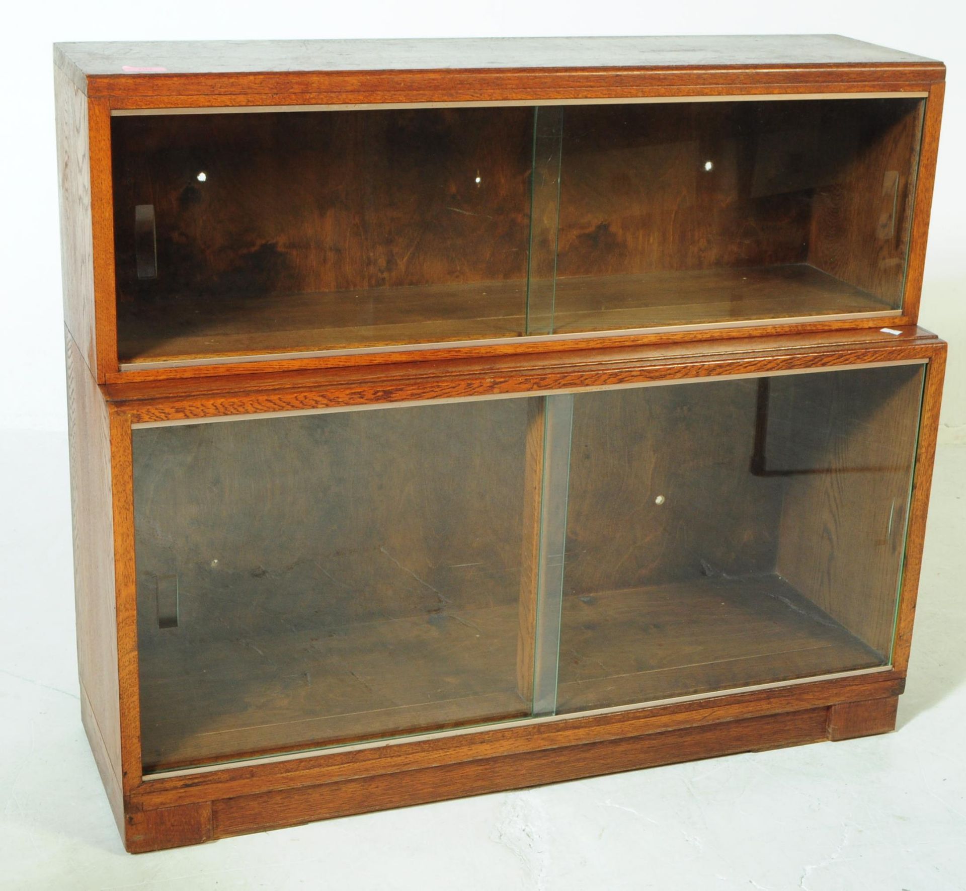 MINTY - VINTAGE 20TH CENTURY OAK TWO TIER BOOKCASE