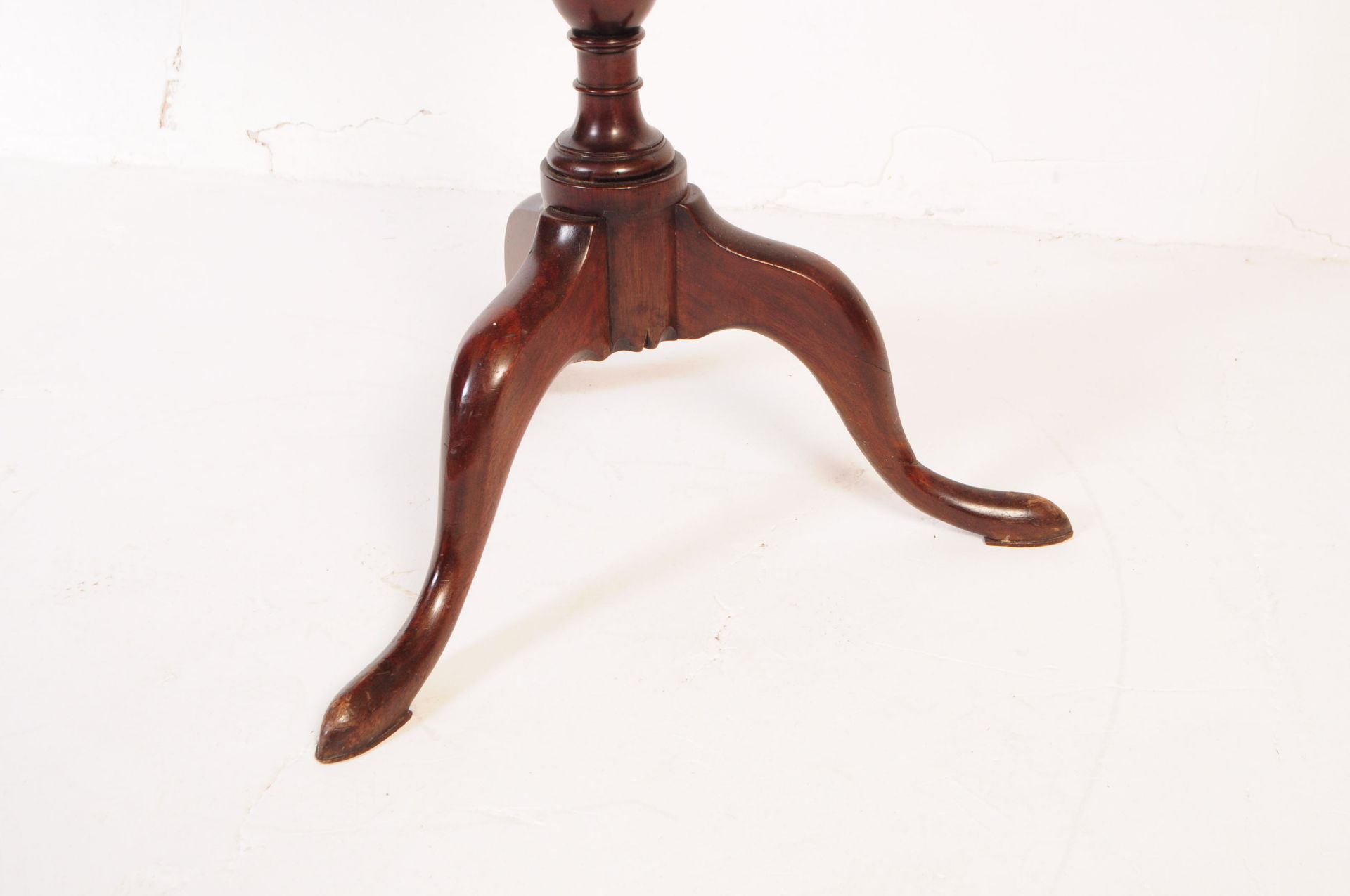 GEORGE II REVIVAL MAHOGANY CIRCULAR WINE TABLE - Image 3 of 4