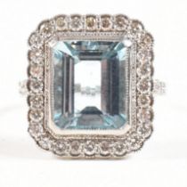 18CT WHITE GOLD AQUAMARINE & DIAMOND RING