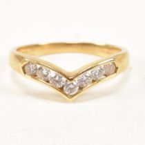 HALLMARKED 18CT GOLD & DIAMOND WISHBONE RING