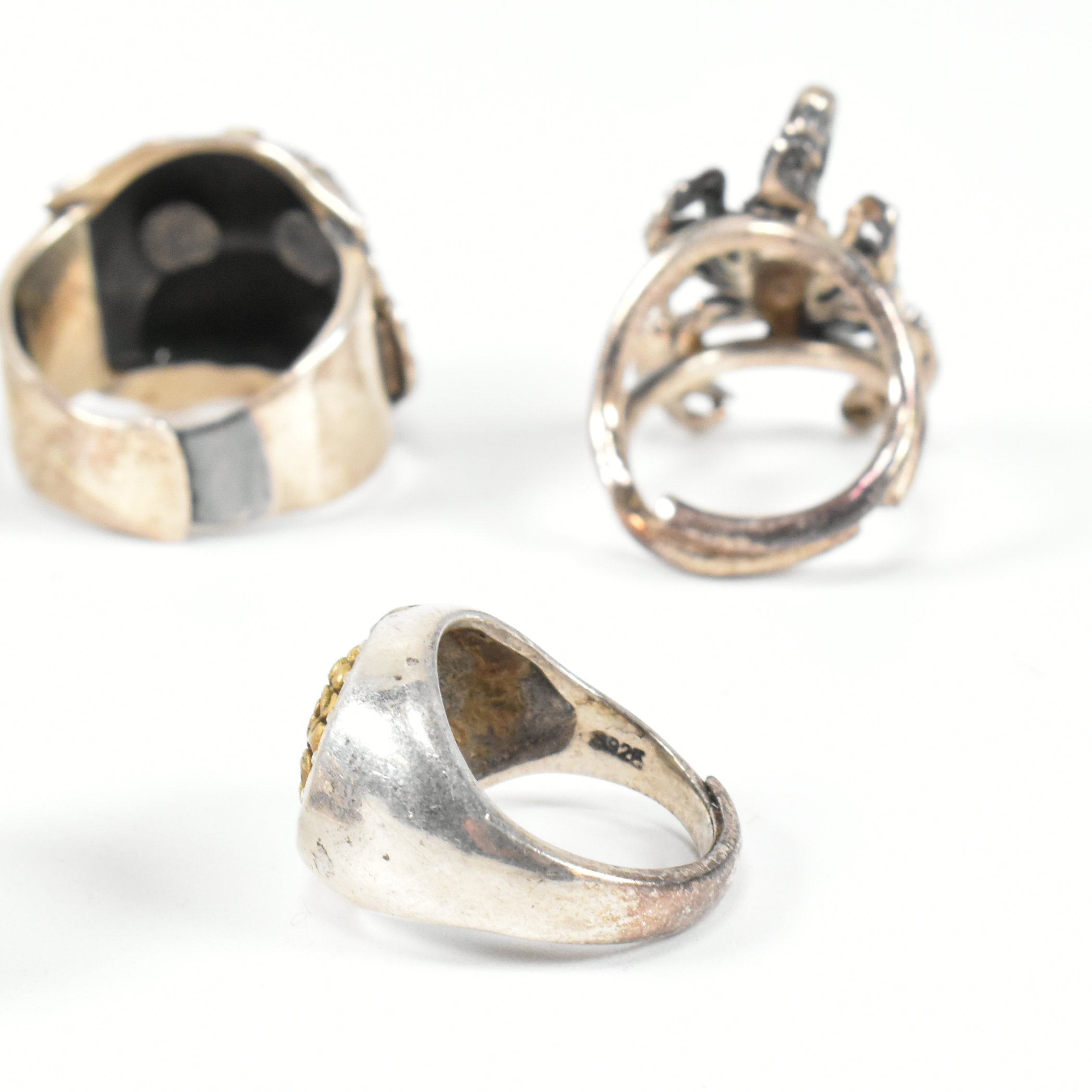 COLLECTION OF CONTEMPORARY 925 SILVER RINGS - Image 7 of 7