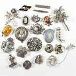 VINTAGE & LATER 925 SILVER & WHITE METAL BROOCHES