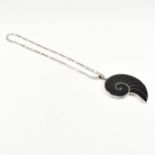 HALLMARKED SILVER & BLACK AMMONITE PENDANT NECKLACE