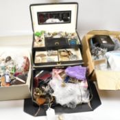 LARGE COLLECTION OF VINTAGE & CONTEMPORARY COSTUME JEWELLERY