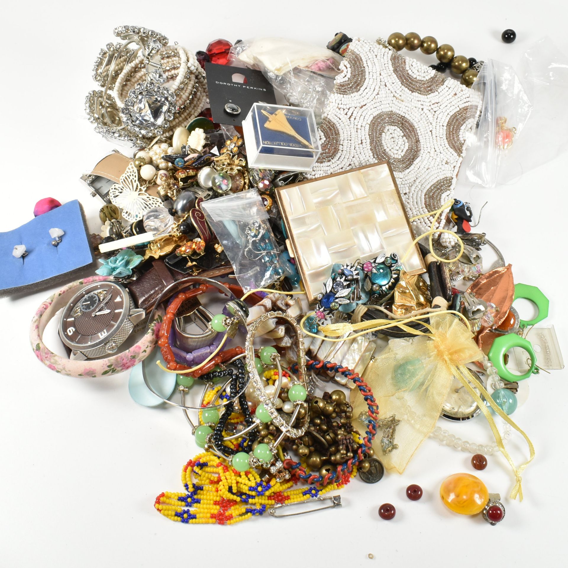 COLLECTION OF VINTAGE & LATER COSTUME JEWELLERY - Image 2 of 11