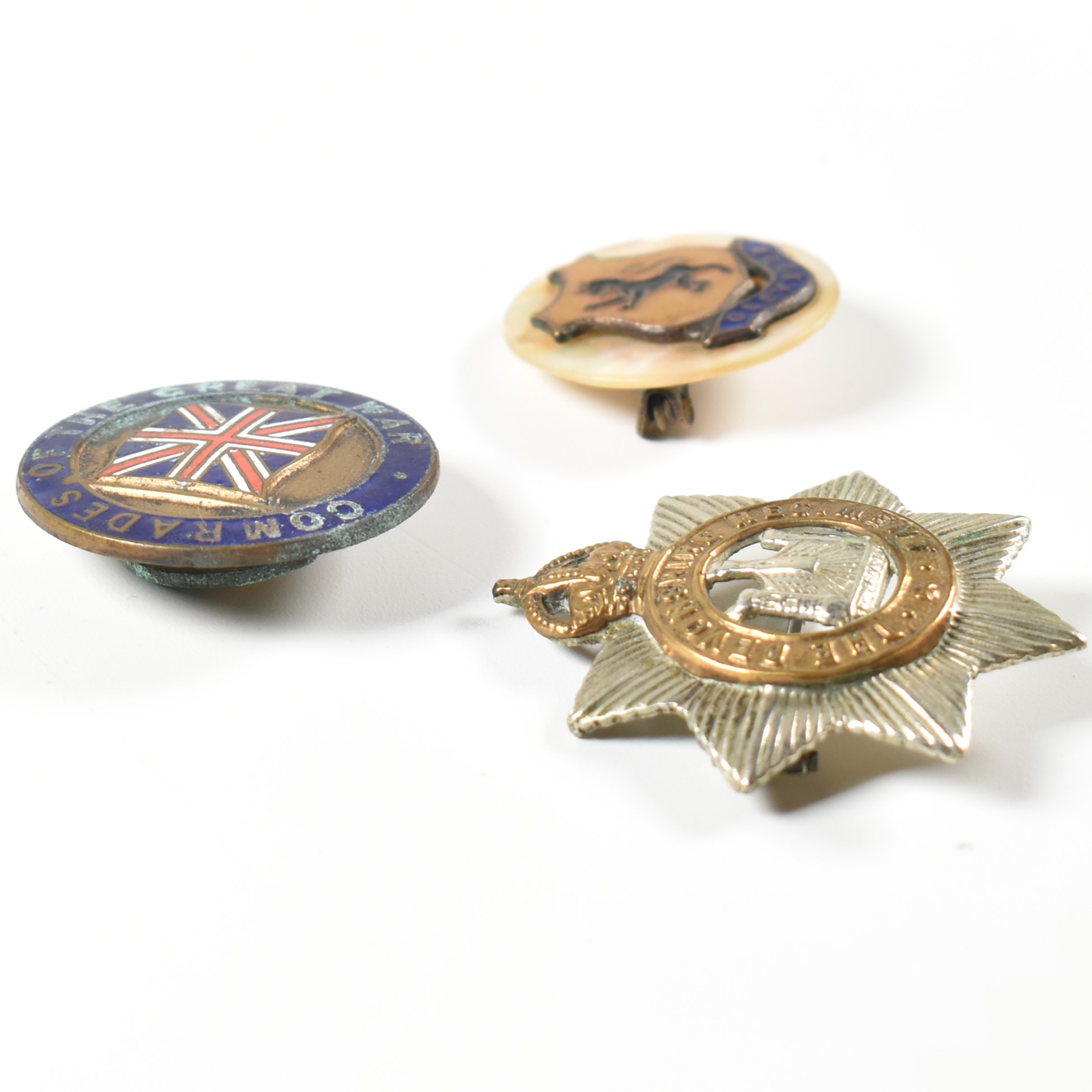 COLLECTION OF WHITE METAL POLICING BADGES & ABALONE BADGE - Image 4 of 4