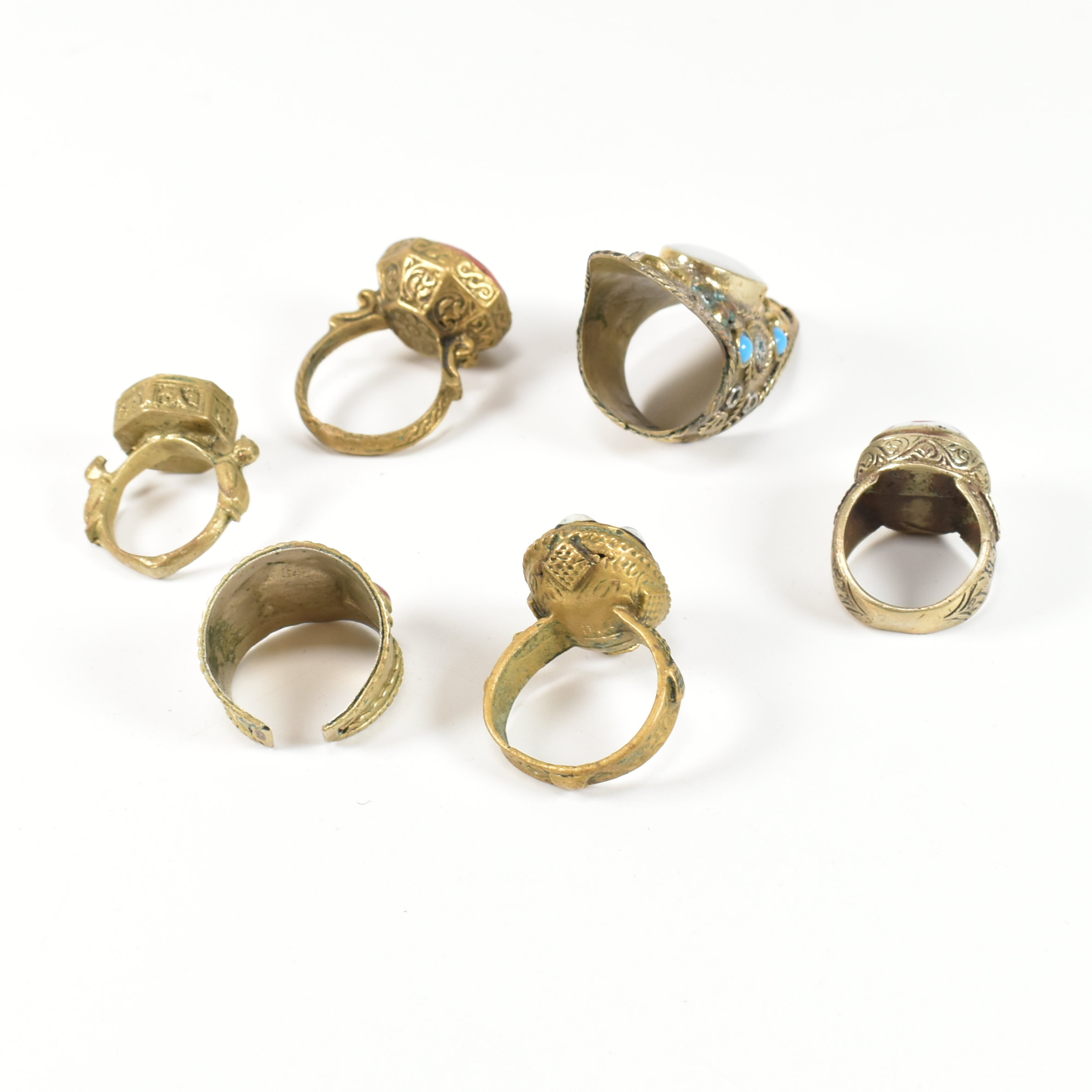 COLLECTION OF CONTEMPORARY BRASS PHOENICIAN STYLE RINGS - Image 10 of 10