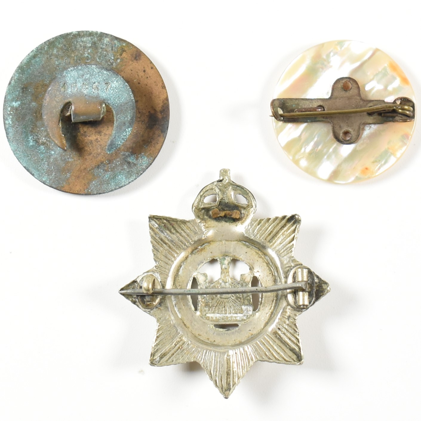 COLLECTION OF WHITE METAL POLICING BADGES & ABALONE BADGE - Image 2 of 4