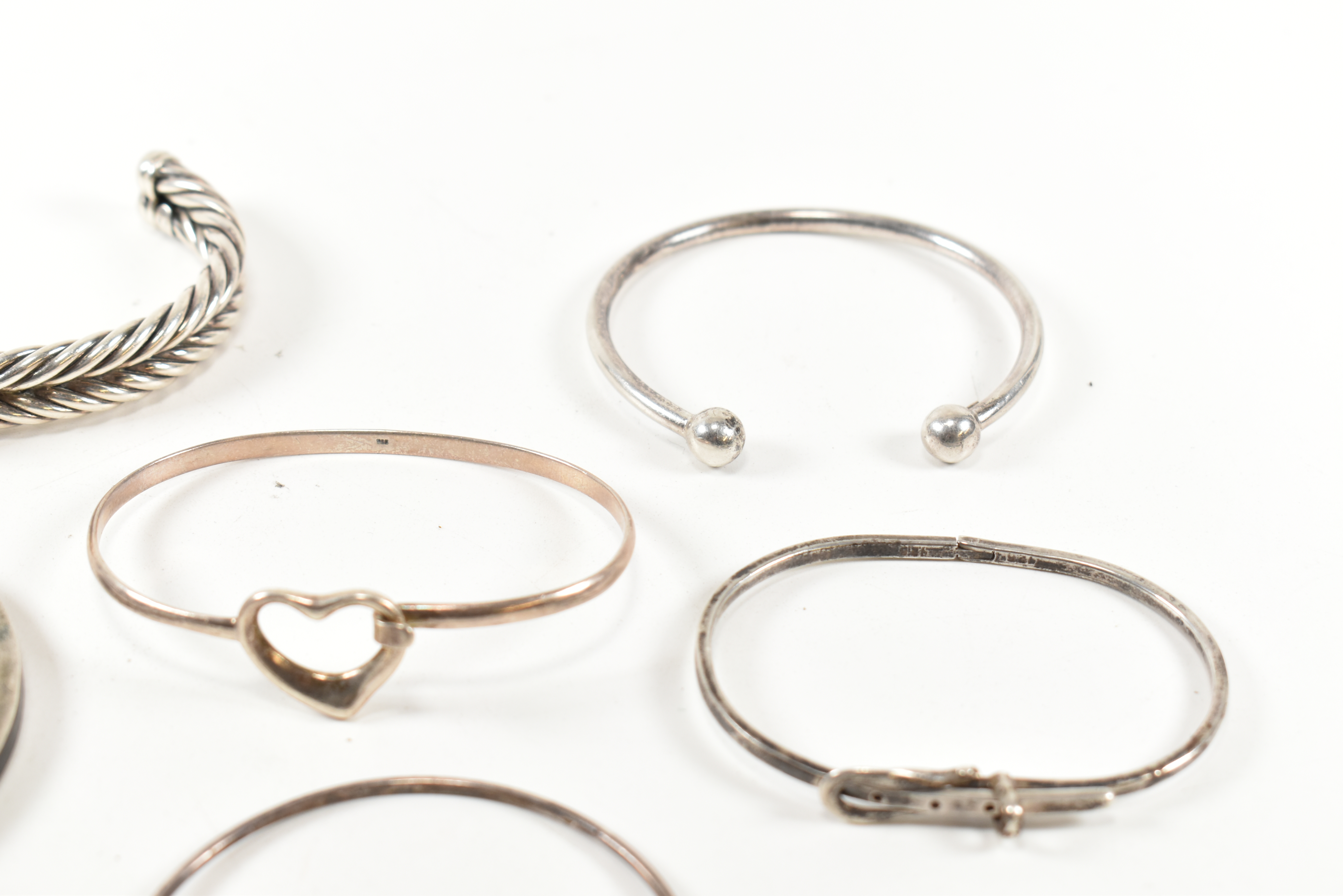 COLLECTION OF SILVER BANGLES & BRACELETS - Image 3 of 6