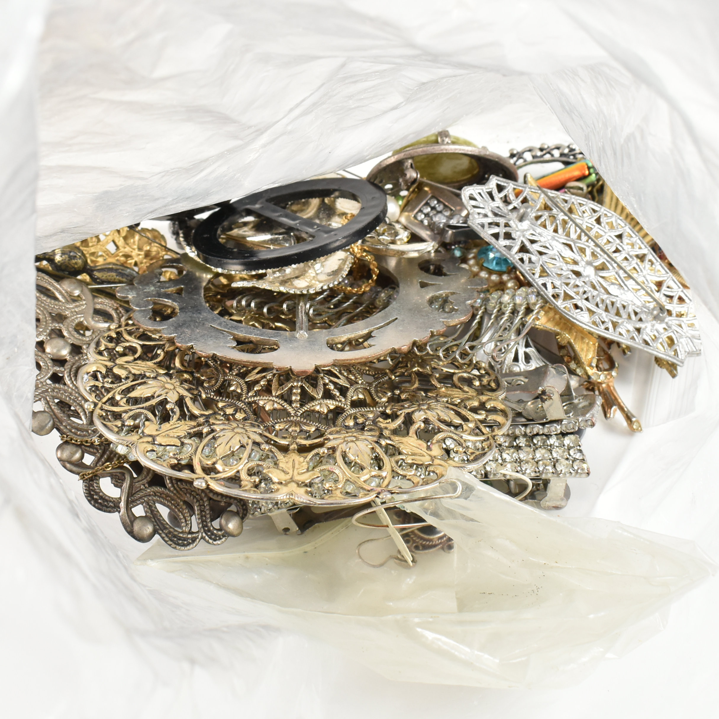 COLLECTION OF VINTAGE & LATER COSTUME JEWELLERY - Image 7 of 12