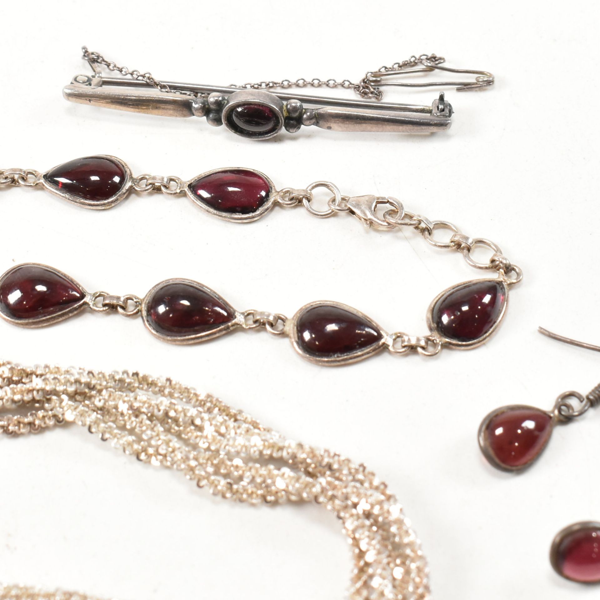 COLLECTION OF 925 SILVER & GARNET JEWELLERY - Image 2 of 5