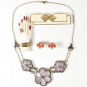 COLLECTION OF COSTUME JEWELLERY INCLUDING 1930S ART DECO FRENCH HAND BROOCH