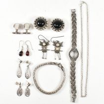 COLLECTION OF SILVER & GEM SET JEWELLERY