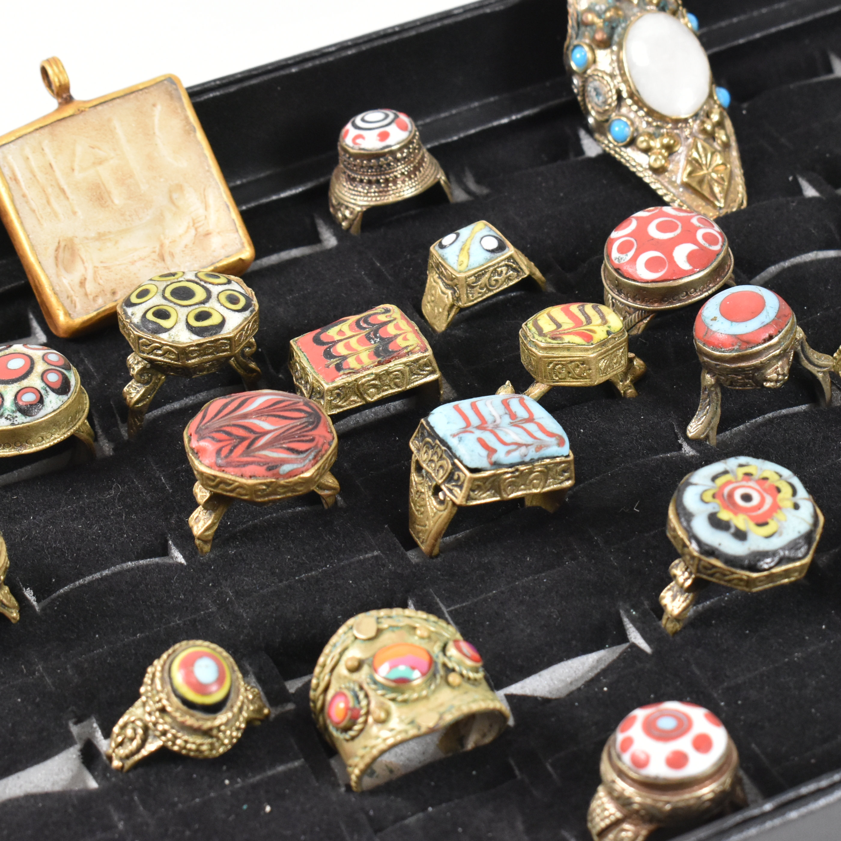 COLLECTION OF CONTEMPORARY BRASS PHOENICIAN STYLE RINGS - Image 5 of 10