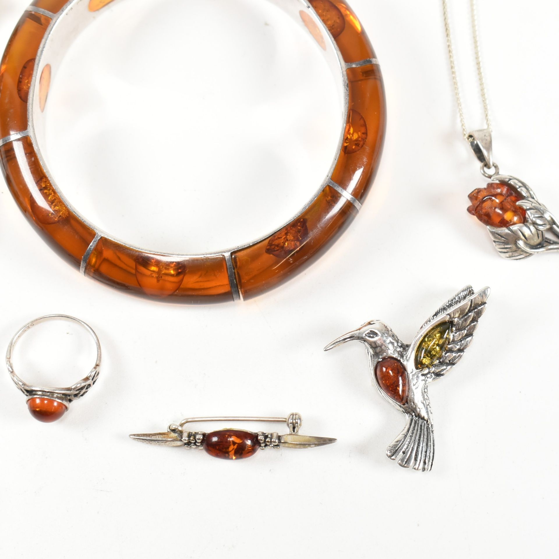 COLLECTION OF SILVER & AMBER JEWELLERY - Image 2 of 6