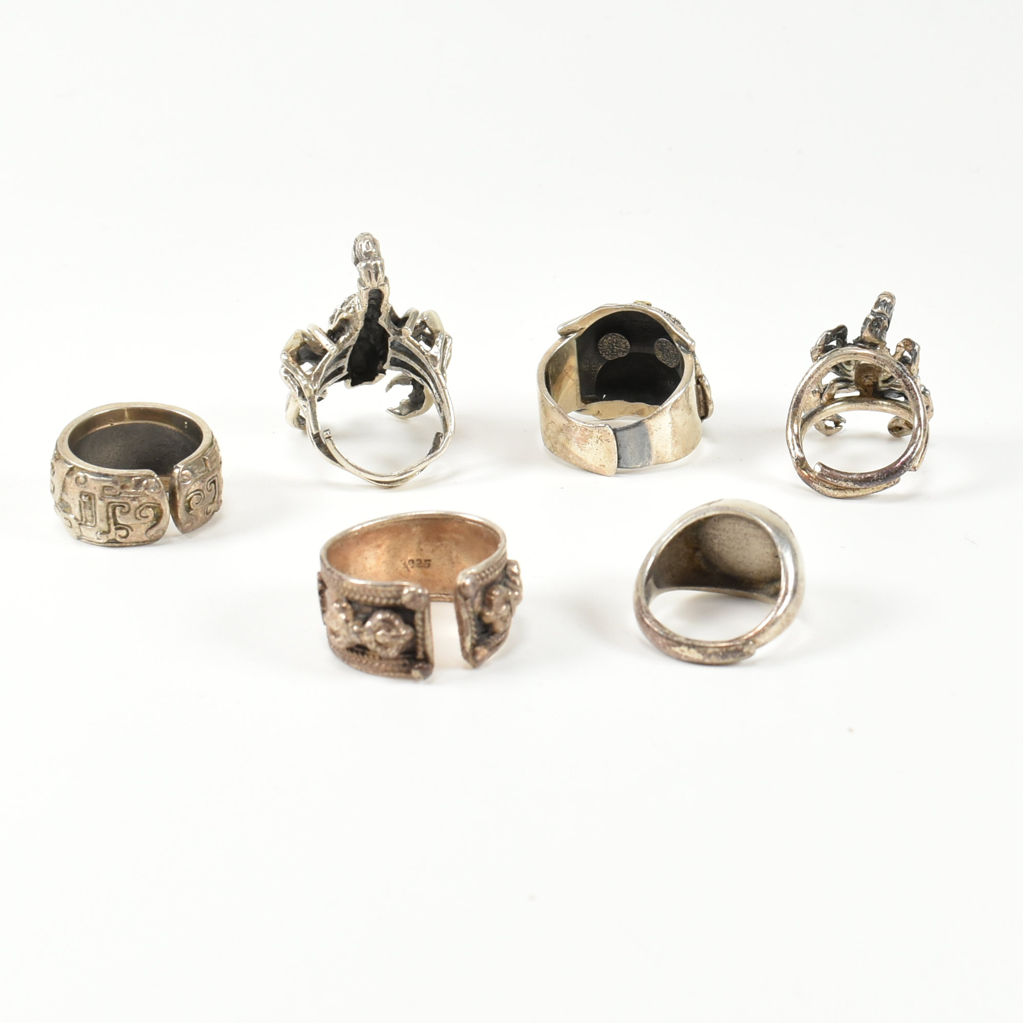 COLLECTION OF CONTEMPORARY 925 SILVER RINGS - Image 5 of 7