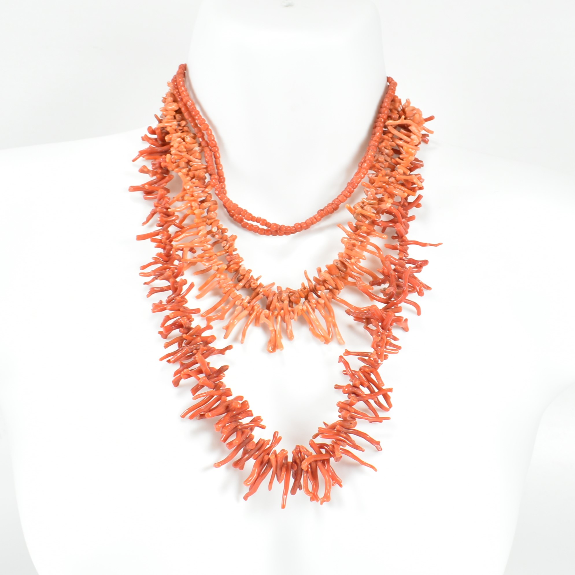 FOUR CORAL NECKLACES - Image 4 of 4