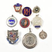 VINTAGE PENDANTS & BROOCHES WITH HALLMARKED SILVER & METAL