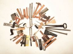 COLLECTION OF ASSORTED VINTAGE CARPENTER'S TOOLS